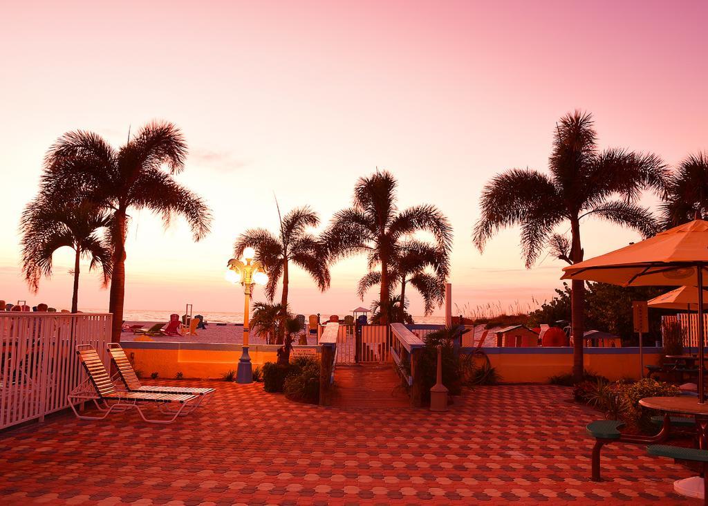 Plaza - Beachfront Resort 3*