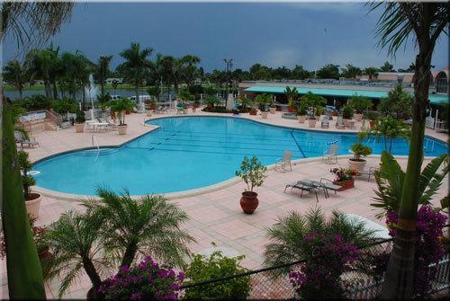 Royal Motel 2*