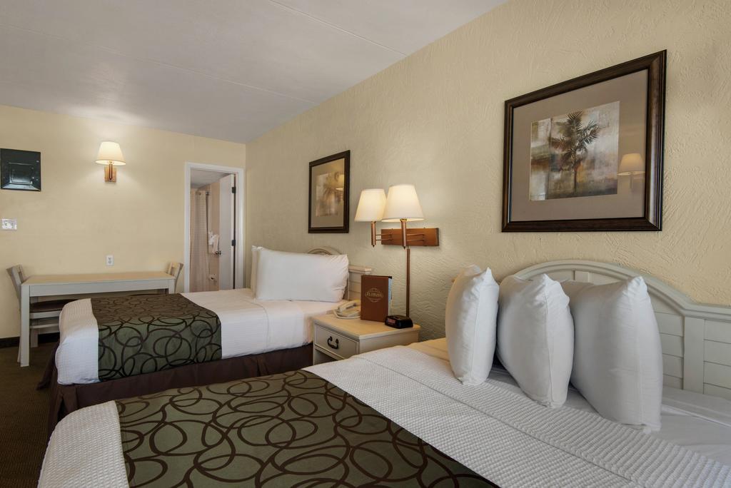 Hotel Ramada By Wyndham Panama / Beachfront 3*