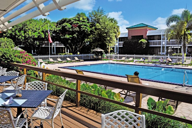 Hotel Collins 3*