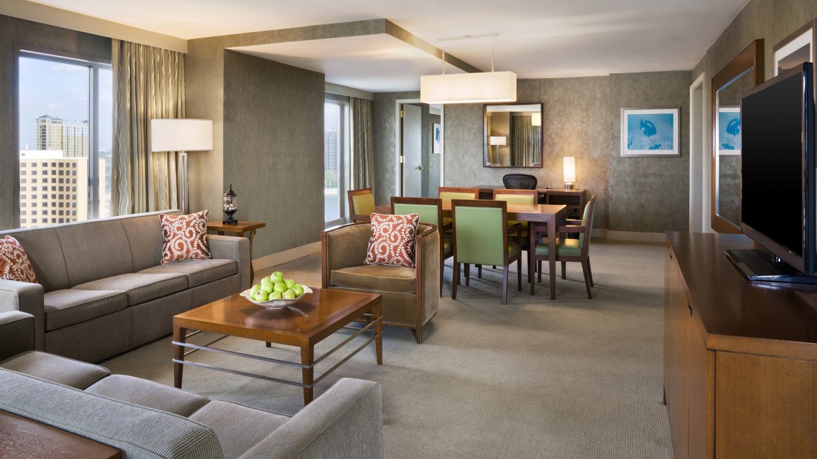 The Westin Waterside 4*