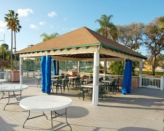 Hotel Oyster Pointe