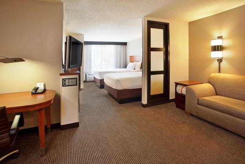 Hotel Hyatt Place Across From Universal
