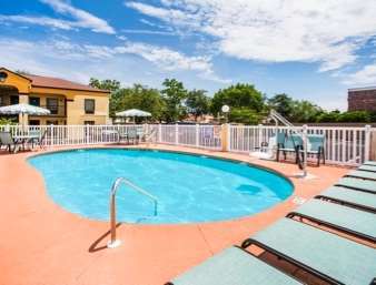 Howard Johnson By Wyndham