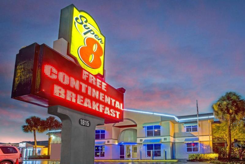 Super 8 By Wyndham Kissimmee/maingate/orlando Area Hotel