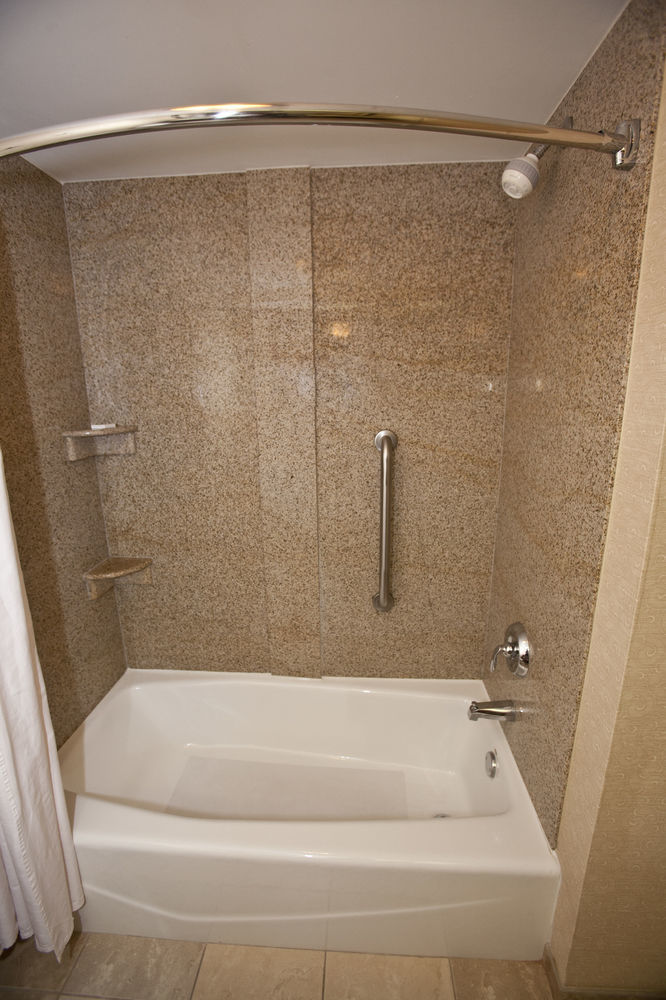 Hotel Hampton I-75 Bee Ridge 3*