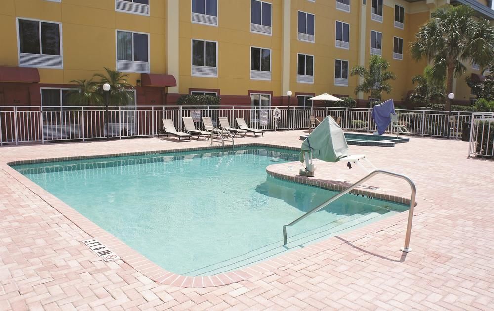 Hotel Comfort & I75