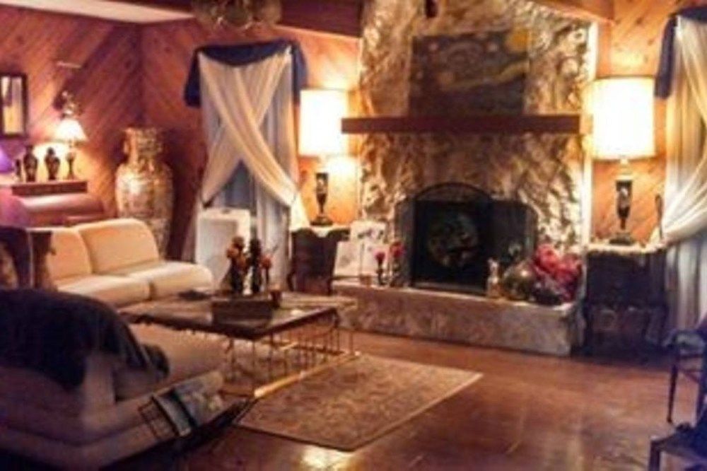 The House Hotel