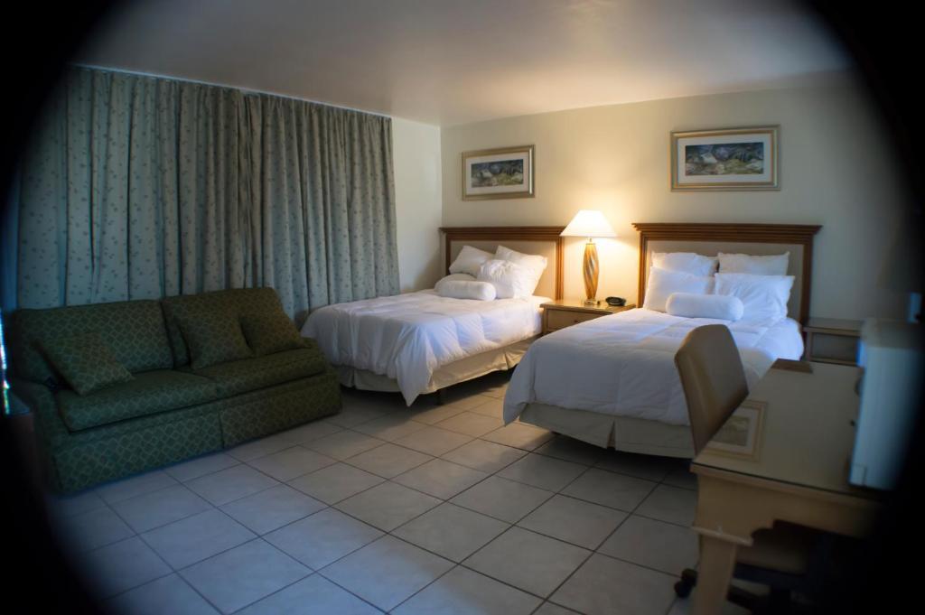 Downtown Hollywood Gardens Inn & Suites Hollywood