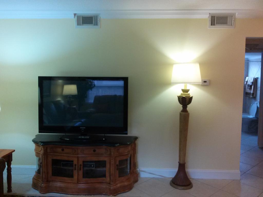 Beach Vacation Get-away Apartment *
