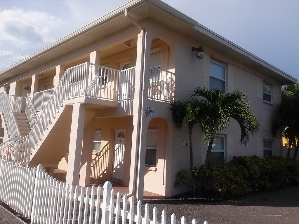 Apartment Beach Vacation Get-away St. Pete Beach