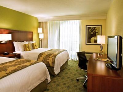 Courtyard By Marriott Sarasota/riverfront 3*