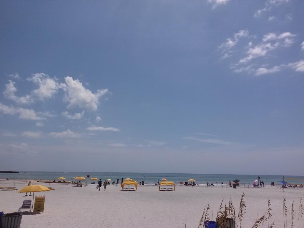 Apartment Beach Vacation Get-away *