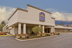 Days & By Wyndham North Naples Bonita Springs
