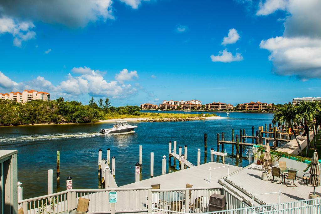 The Boathouse Motel