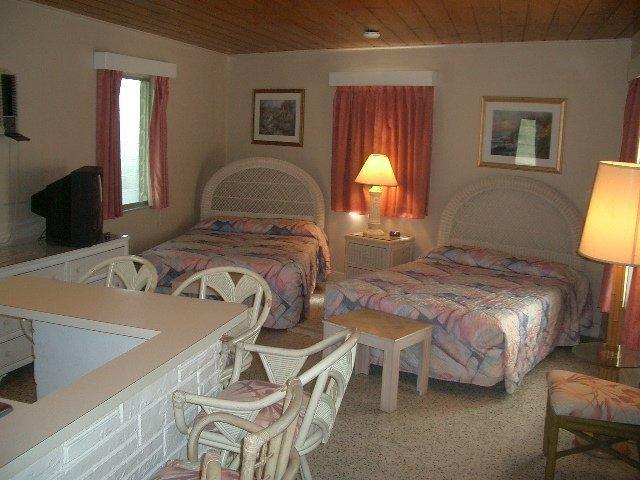 Siesta Motel 2*