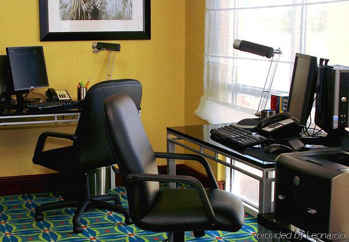 Courtyard Myers At I-75 And Gulf Coast Town Center 3*