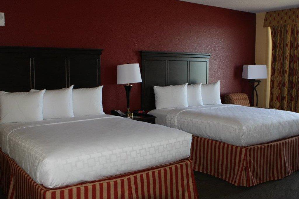 Pier House 60 Clearwater Marina Hotel