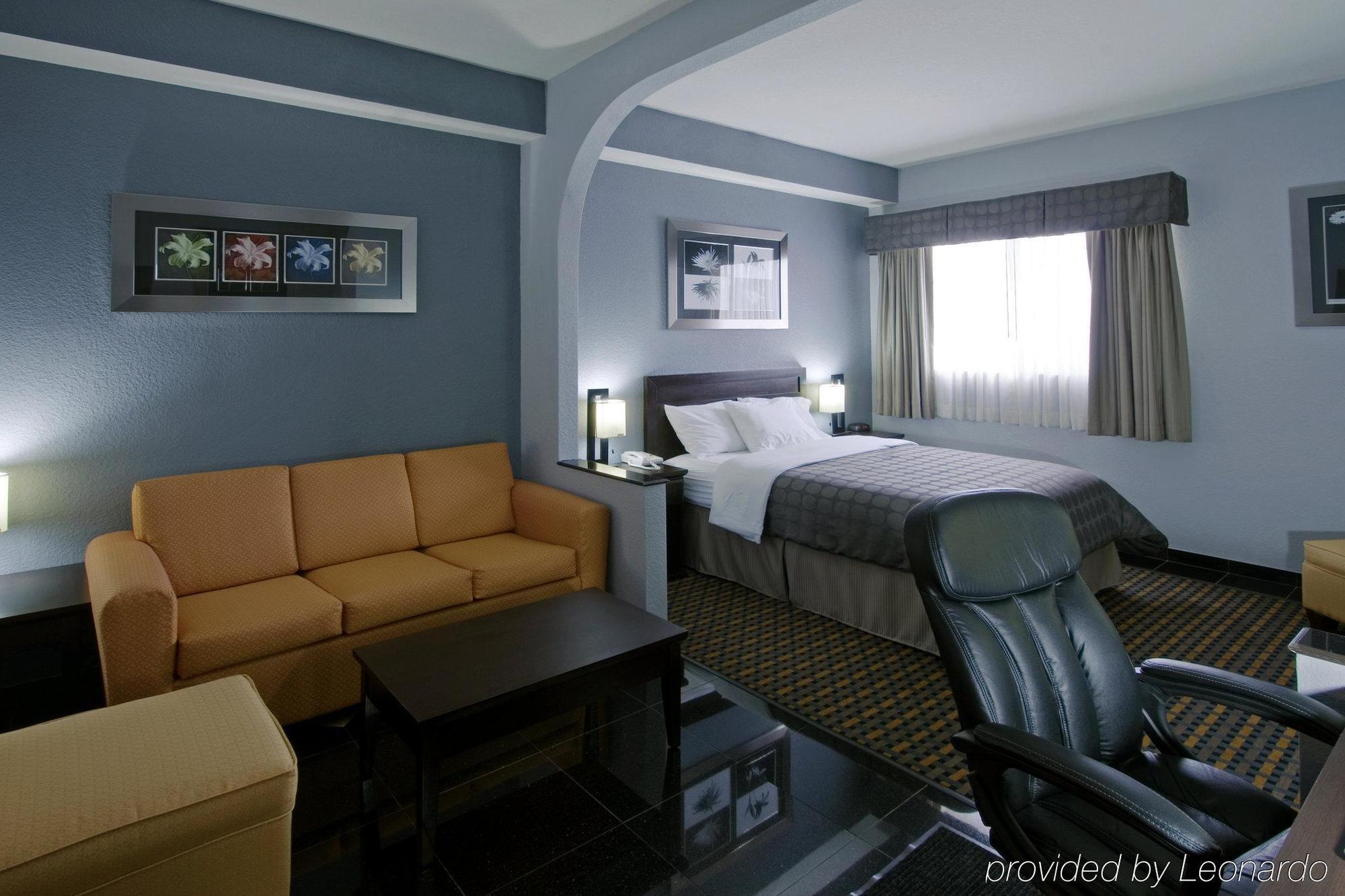 Hotel Days & By Wyndham North Naples