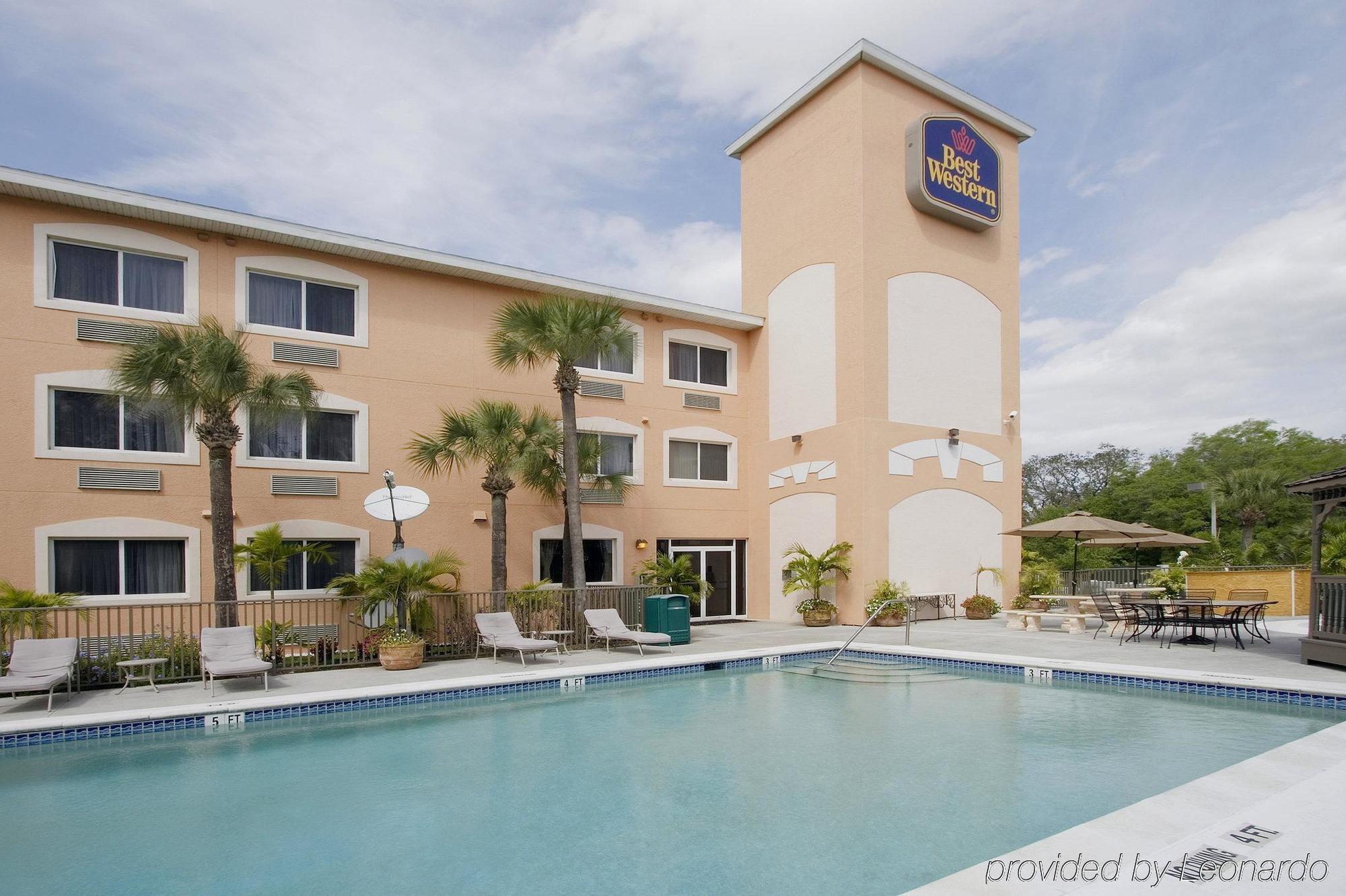 Hotel Days & By Wyndham North Naples