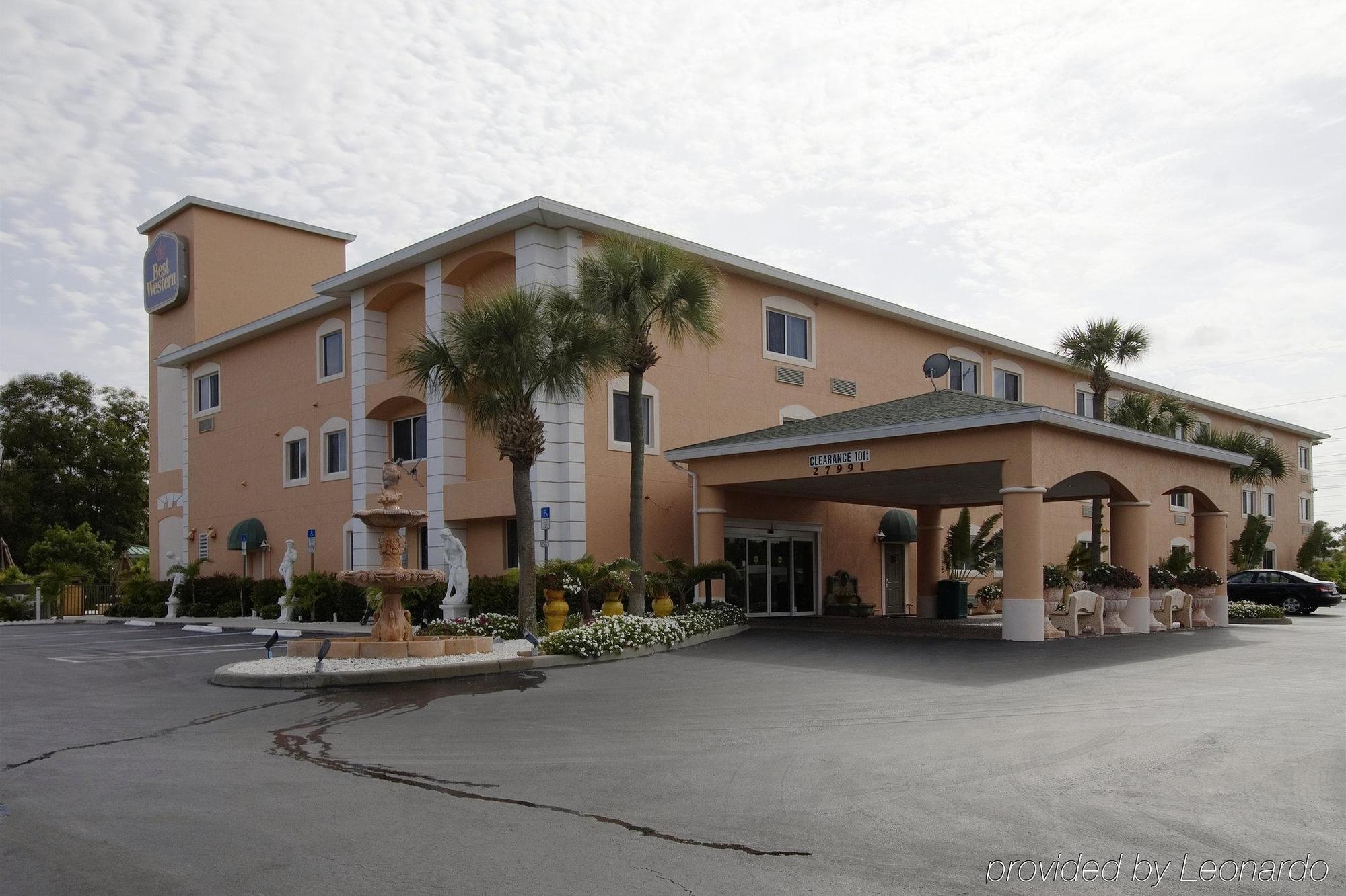 Days & By Wyndham North Naples Hotel 3*