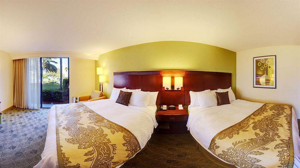 Courtyard By Marriott Sarasota/riverfront Bradenton