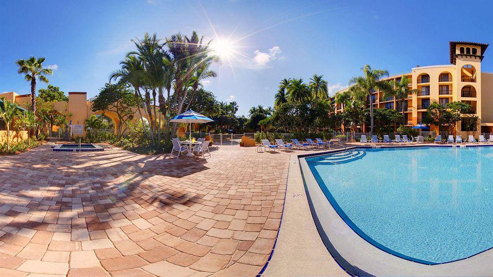 Courtyard By Marriott Sarasota/riverfront 3*