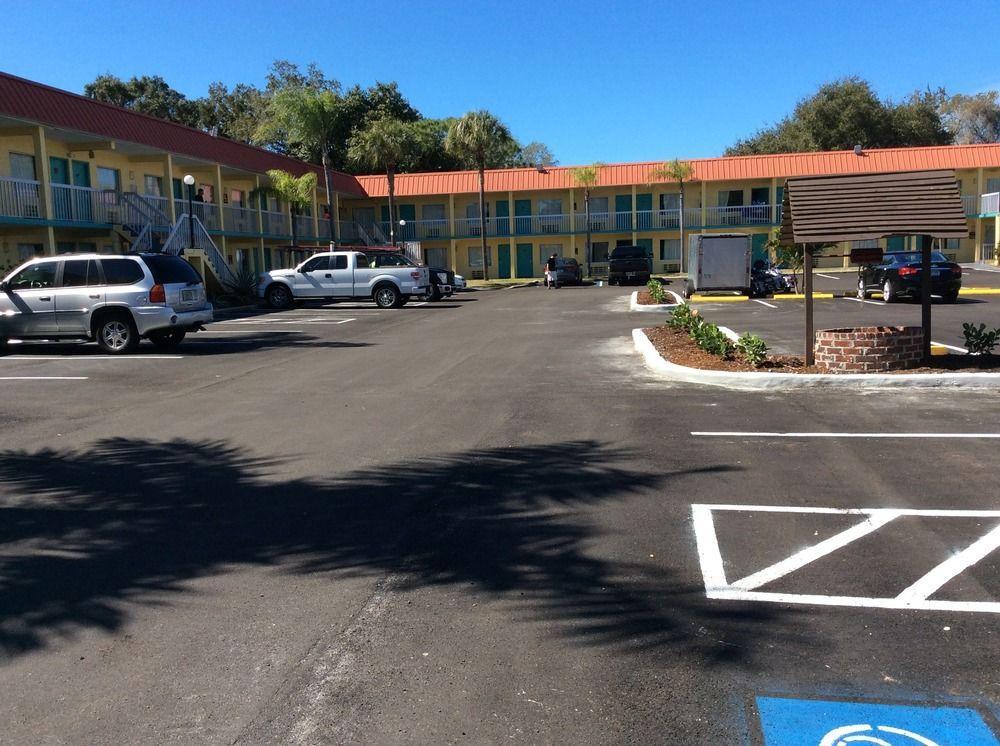 Motel Super 8 By Wyndham Sarasota Near Siesta Key Sarasota
