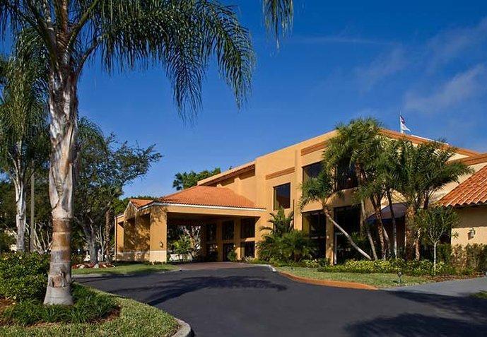 Hotel Courtyard By Marriott Sarasota/riverfront