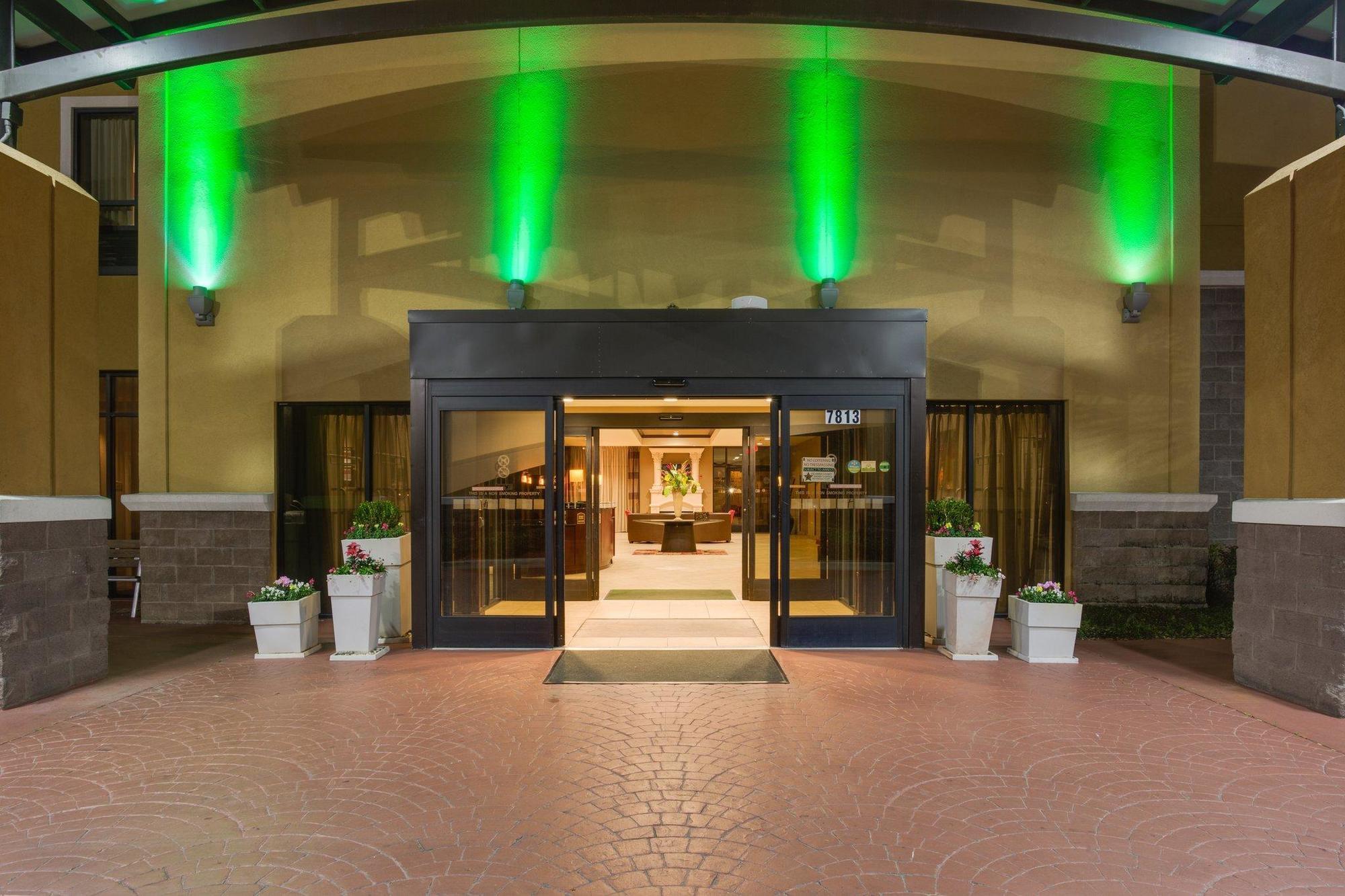 - Area By Ihg Hotel Pensacola