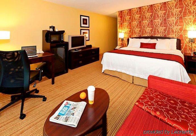 Courtyard By Marriott Hotel 3*