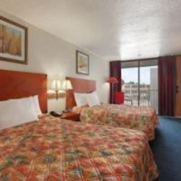 Days & By Wyndham Hotel 2*