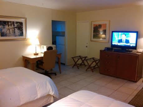 Downtown Hollywood Gardens Inn & Suites 3* Hollywood