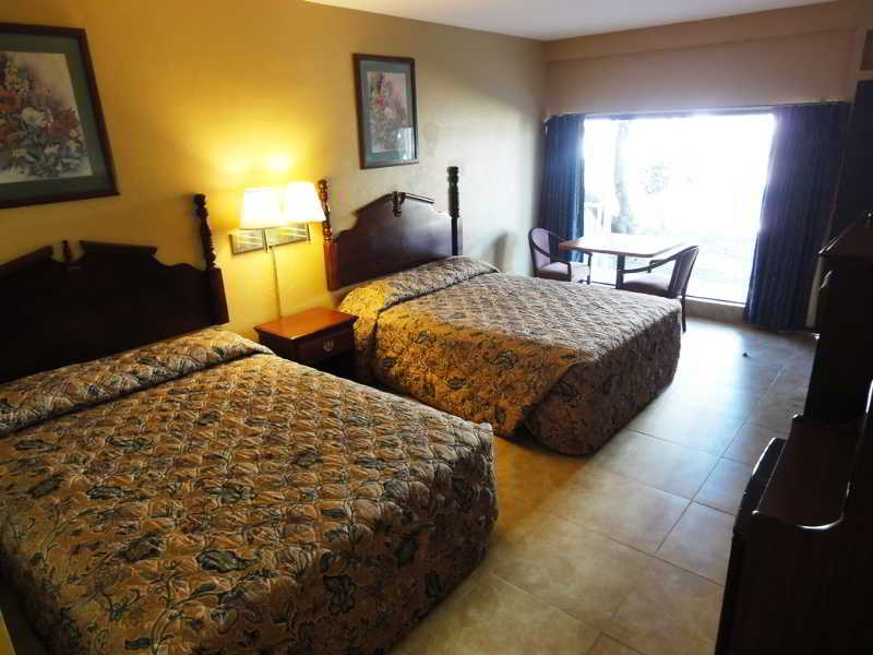 Hotel Oceans & 3*