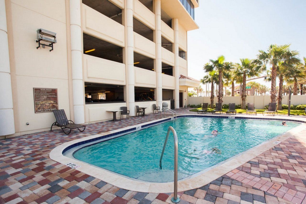 Pier House 60 Clearwater Marina 3*