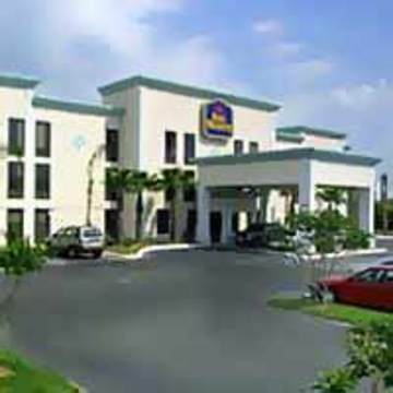 Hotel Baymont By Wyndham Near Busch Gardens 2*
