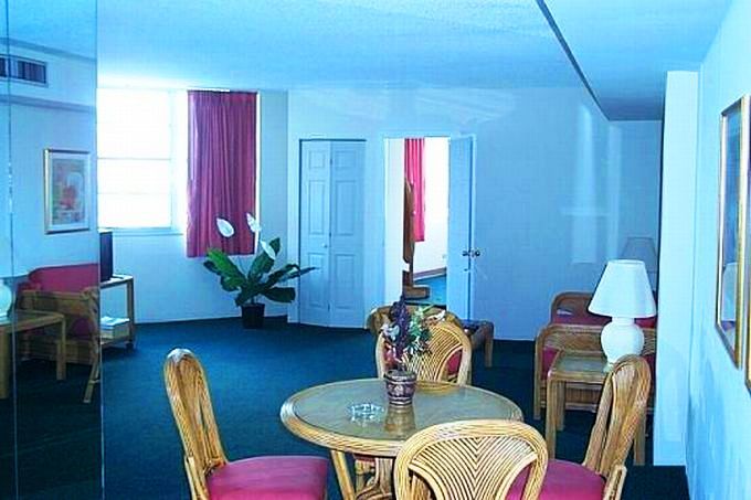 Four Ambassadors Apartments Apartment