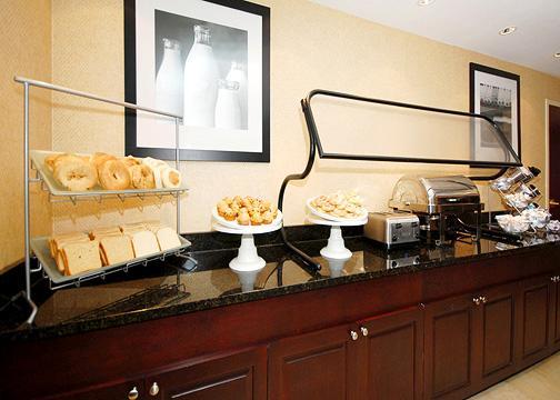 Express East By Ihg Hotel