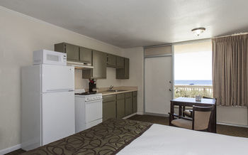 The Reef At Seahaven Hotel