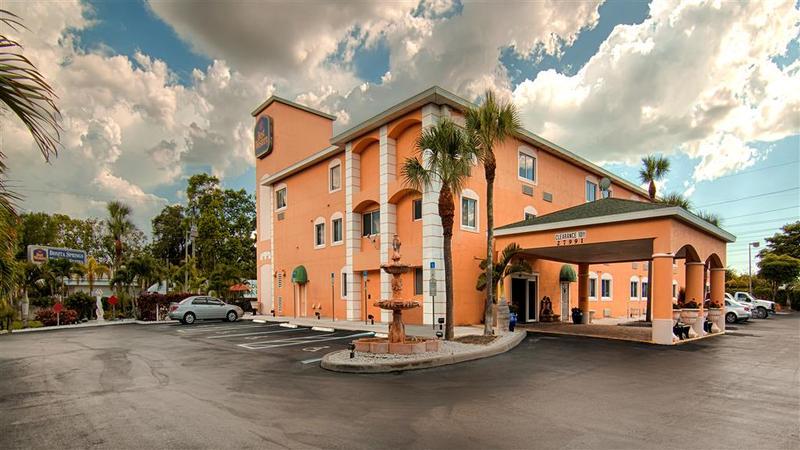 Hotel Days & By Wyndham North Naples Bonita Springs
