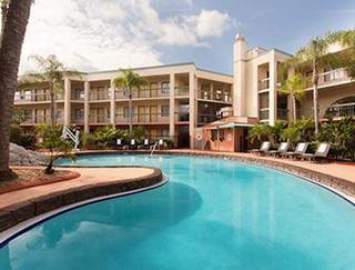 Baymont By Wyndham Near Busch Gardens 2* Tampa