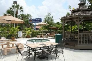 Days & By Wyndham North Naples Hotel