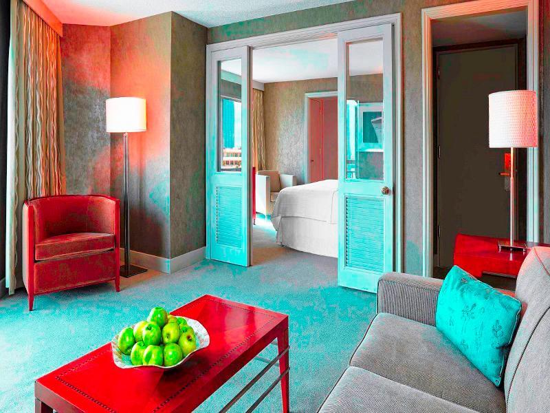 The Westin Waterside 4*