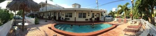 Silver Sands Motel