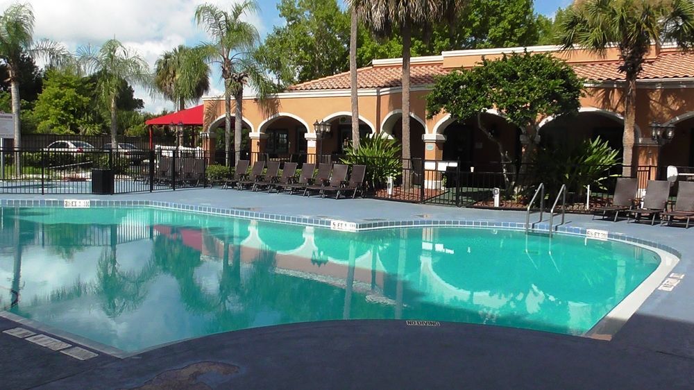 Hotel Ramada By Wyndham Downtown