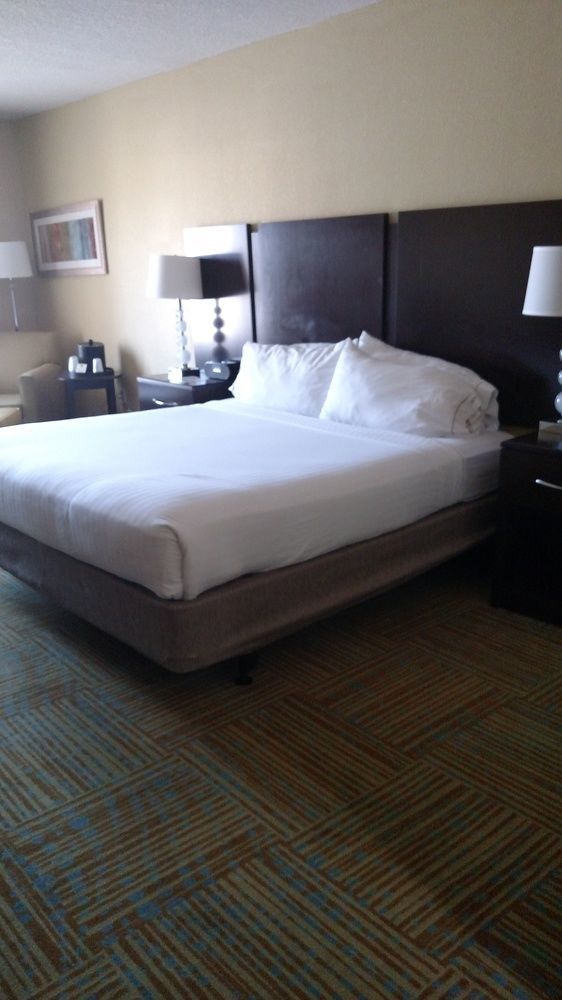 Hotel Express & Perry, An Ihg Perry