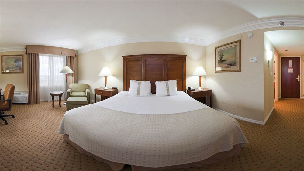 Lauderdale Airport By Ihg Resort Hollywood
