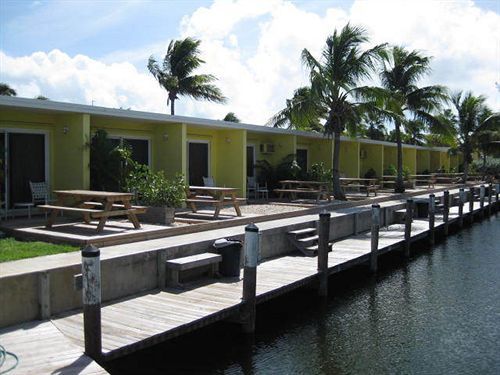 Coconut Cay 3* Marathon