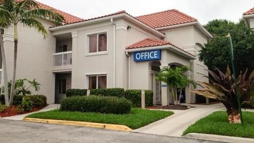 Hotel 6-west Palm Beach, Fl 3*