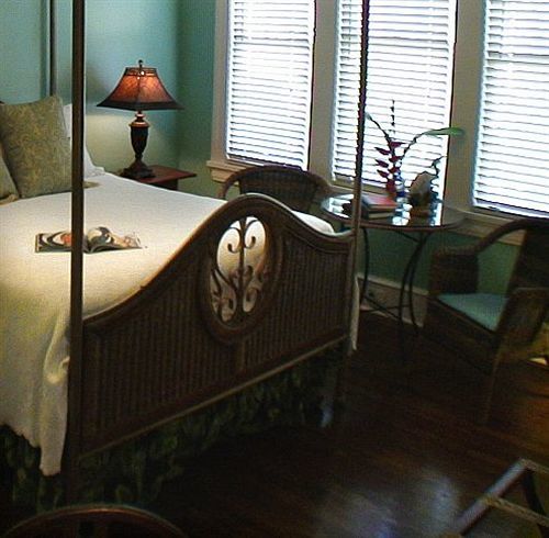 Palm Beach Hibiscus Downtown Bed & Breakfast 3*